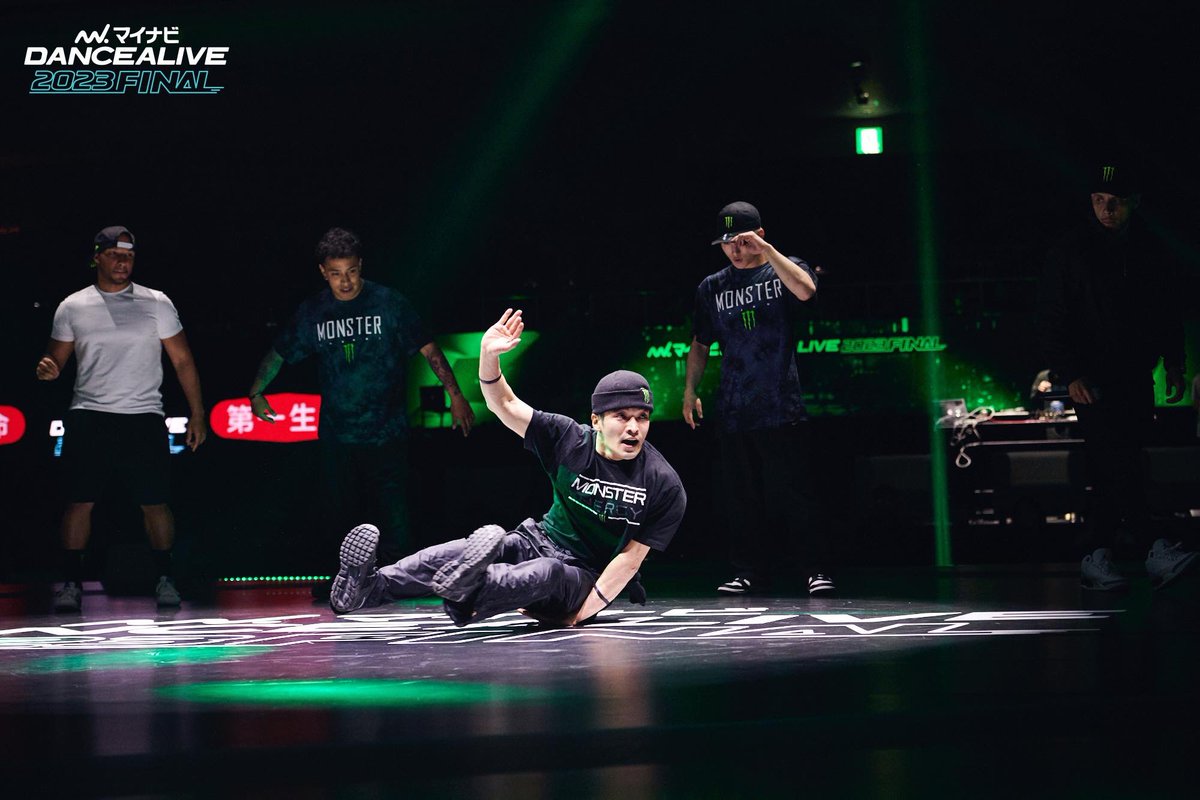 BboyMADMAN's tweet photo. @dancealivejapan Final
⠀
GuestShowcase
-MonsterEnergyBreakers
Moy,Kareem,Bowzee,Toa,Madman
#monsterenergy
#monsterenergybreakers
#몬스터에너지
#몬스터에너지브레이커즈
#dancealive
#Bboymadman
#박우송
#dancealive
⠀ https://t.co/0zGyaHv4GP