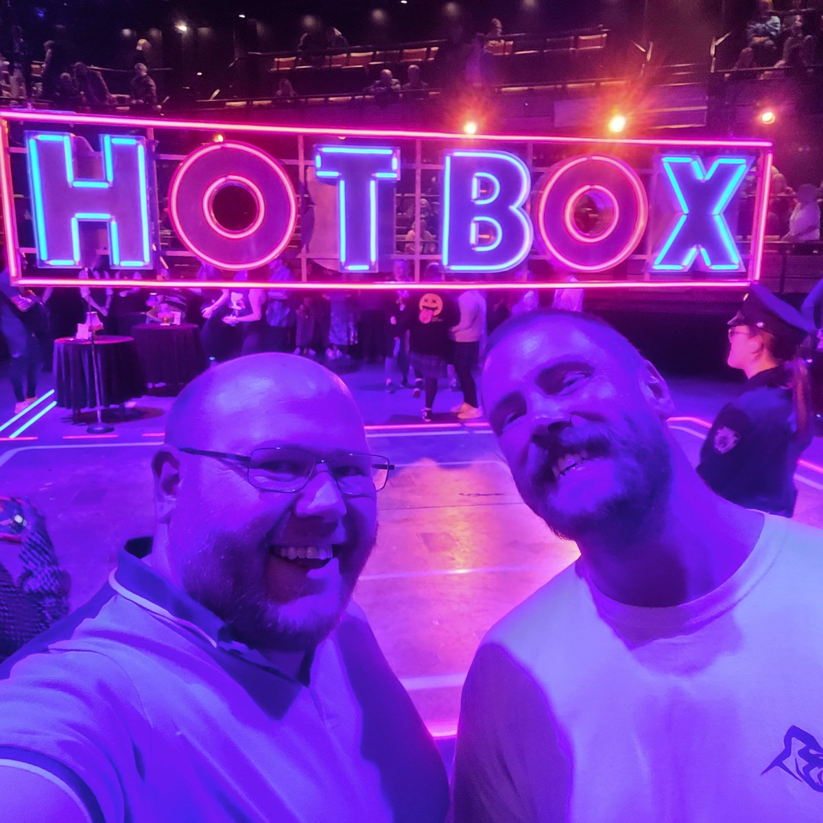 SavoyTheButler's tweet photo. Day out in London yesterday may have been the best one yet - #GuysAndDolls @_bridgetheatre was phenomenal - Michael Days and @marishawallace and everyone else were incredible!!! @madmanmanson thanks for the trip!! #SitDown #RockingTheBoat https://t.co/ZLhucKKei5