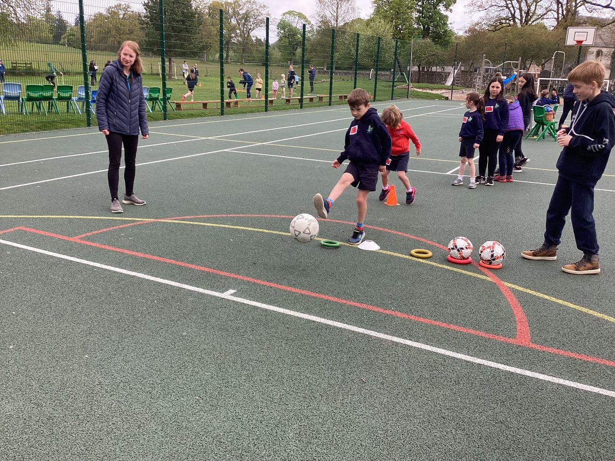 BracoPrimary's tweet photo. Our P7 house captains did an excellent job of supporting all the children in their teams and counting the scores at the different stations during potted sports this morning #leadership A massive well done to Ardoch House who are currently in the lead on 409 house points! #PE https://t.co/ybDnk7gwsj