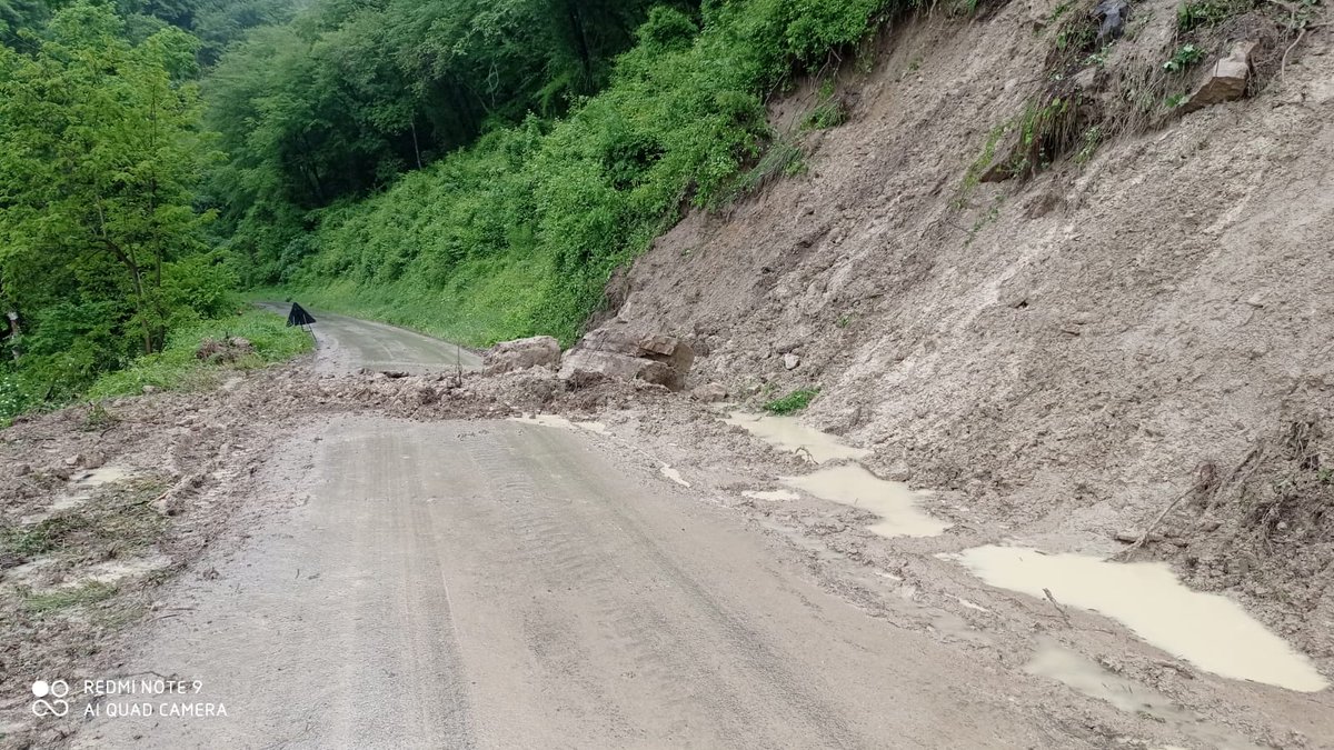 RedaconRadionov's tweet photo. Vetto, chiusura strada di bonifica Rossigneto - Vogilato - https://t.co/kbCAhjm2Oo https://t.co/foCvrldpXW