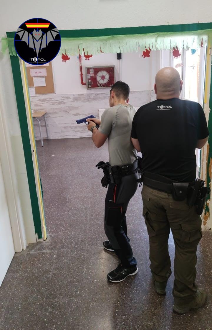 ITEPOL_COM's tweet image. Otra semana más seguimos con las clases de Formación Continua ITEPOL. Profundizamos en progresión en inmuebles. Todos los días los PATRULLEROS acuden a infinidad de servicios en viviendas.
#itepolepviv #itepolformacion #itepol