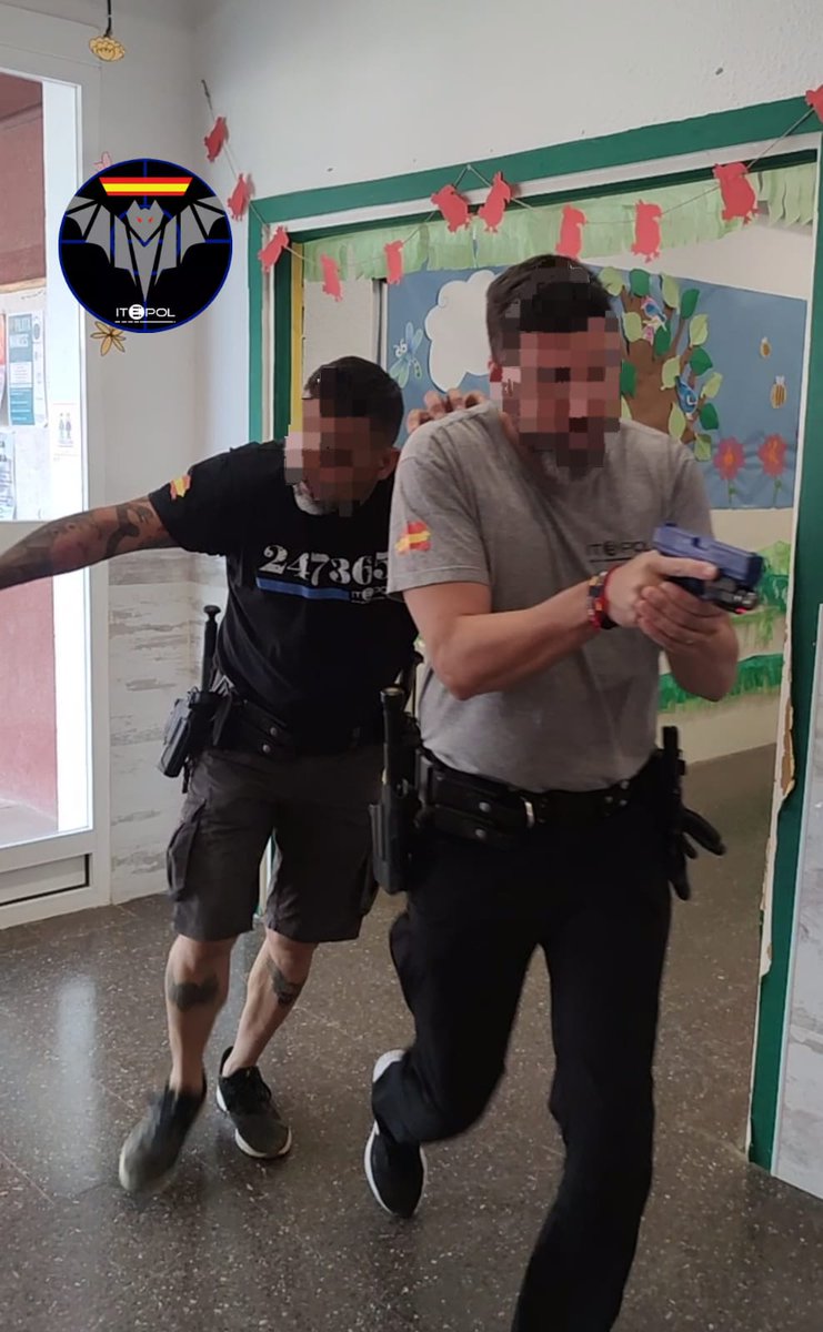 ITEPOL_COM's tweet image. Otra semana más seguimos con las clases de Formación Continua ITEPOL. Profundizamos en progresión en inmuebles. Todos los días los PATRULLEROS acuden a infinidad de servicios en viviendas.
#itepolepviv #itepolformacion #itepol