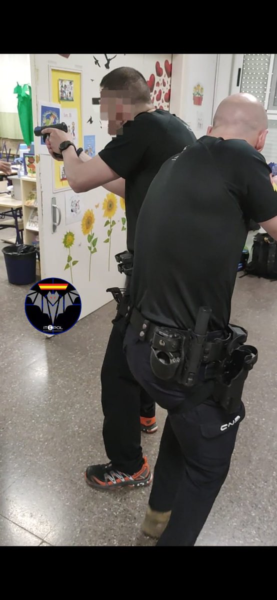 ITEPOL_COM's tweet image. Otra semana más seguimos con las clases de Formación Continua ITEPOL. Profundizamos en progresión en inmuebles. Todos los días los PATRULLEROS acuden a infinidad de servicios en viviendas.
#itepolepviv #itepolformacion #itepol