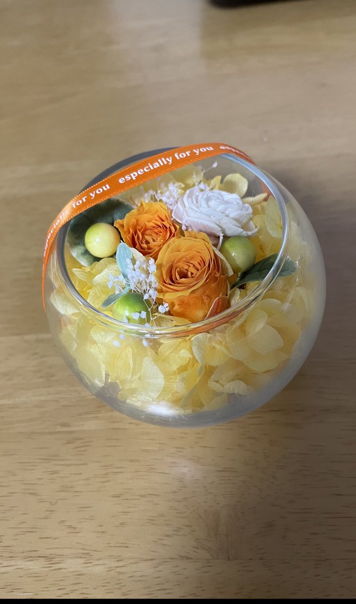 jjyuun's tweet photo. 母の日のプレゼント届いた。
遠く離れてるからギフトが届いてビックリした。
もう気持ちが嬉しくてウルッときてしまった。
Ｂよありがとう😊 https://t.co/pBMxi9IjY5