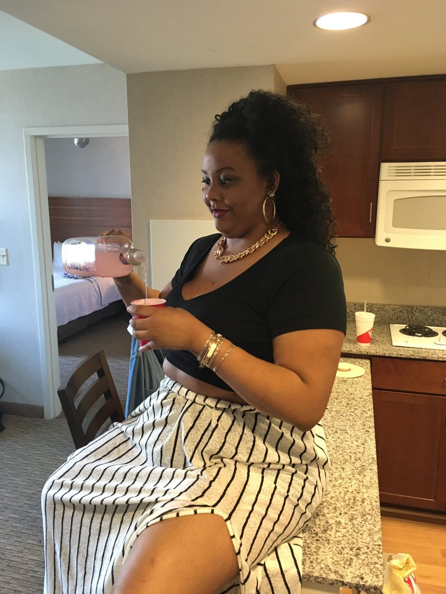 Temptress of Waikiki tweet media