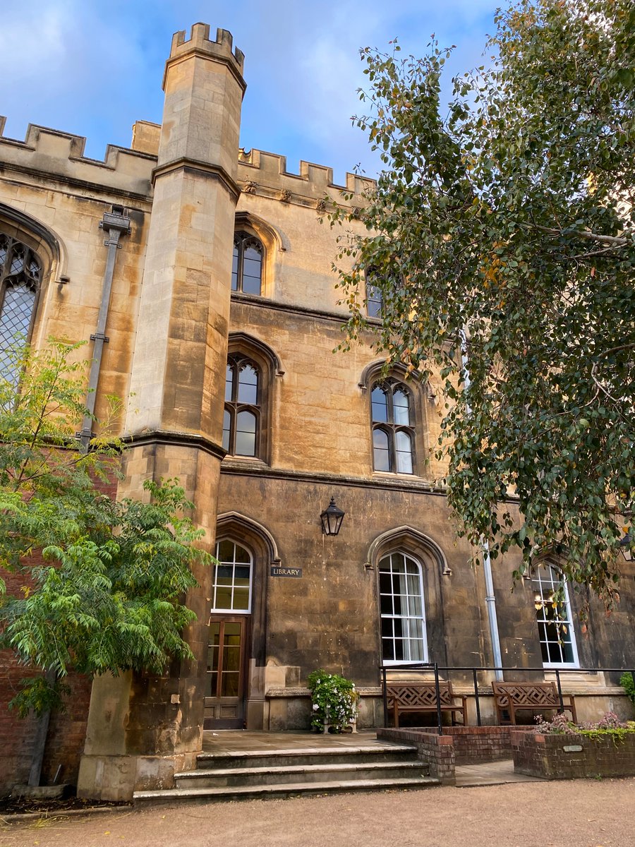 JamesNClements's tweet image. Digitising Shakespeare's First Folio at King's College Library, Cambridge.
kcctreasures.com/2023/05/18/dig…