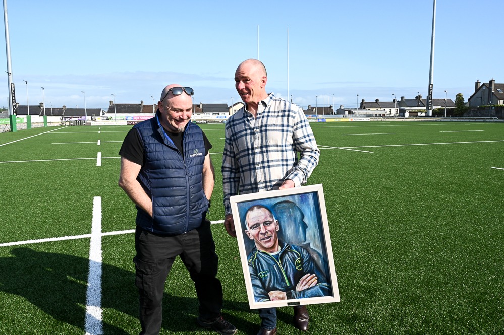 CorinthiansRFC's tweet photo. More pics from our presentation to @andyfriend2011 last night. Thank you Andy for everything you have done for the province! https://t.co/7o1jSeh2Nr