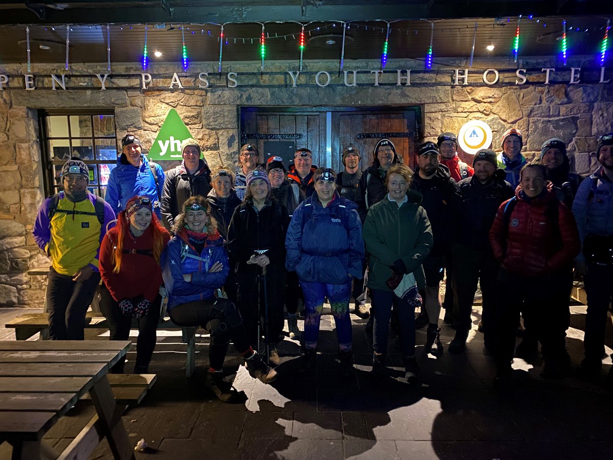 Prifysgol_Aber's tweet photo. 🎉Llongyfarchiadau i griw o staff y Brifysgol ac @UMaberSU sydd wedi cwblhau #HerTriChopa Cymru i godi arian tuag at Uned Cemotherapi Ysbyty #Bronglais.

🖱️Stori Lawn: https://t.co/tY6K0pwzUh https://t.co/hshjLEVk84