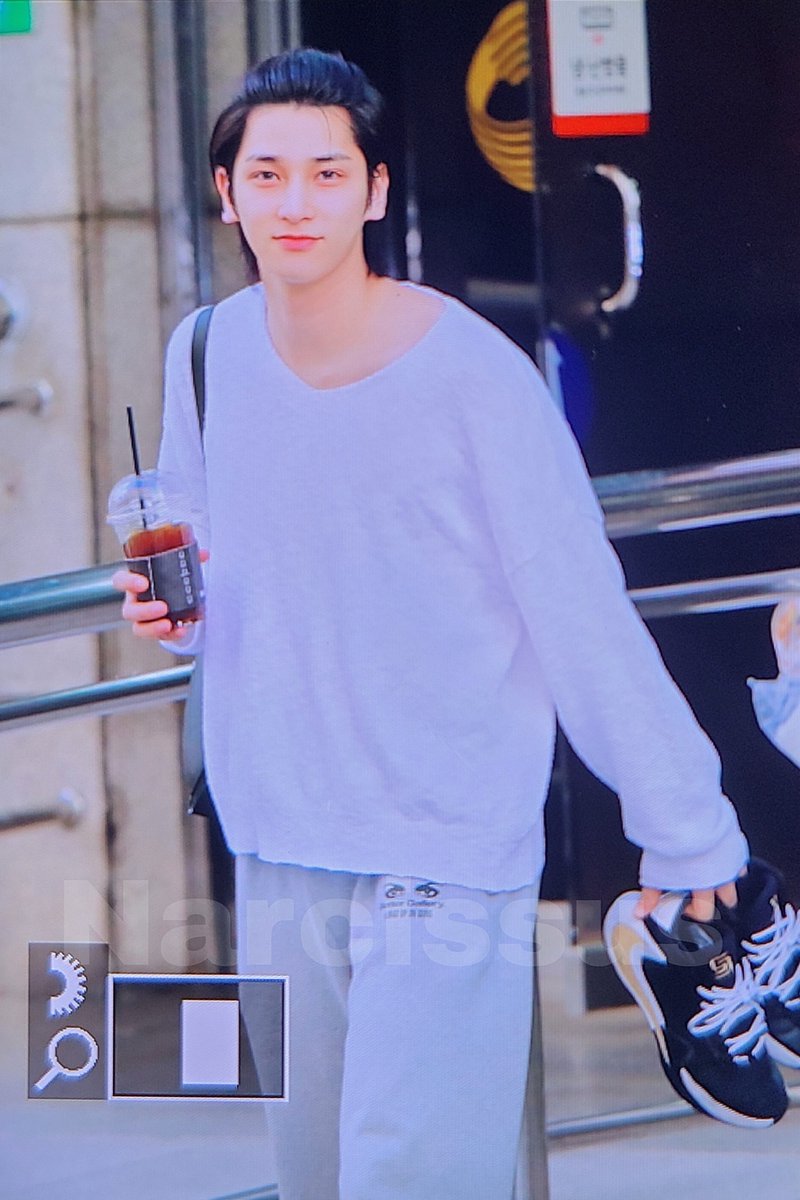 _Narcissus127's tweet photo. 230519 #한결
쌩얼로나오신거같은데..기엽네여..😄😄 https://t.co/5fBcTL4iOl