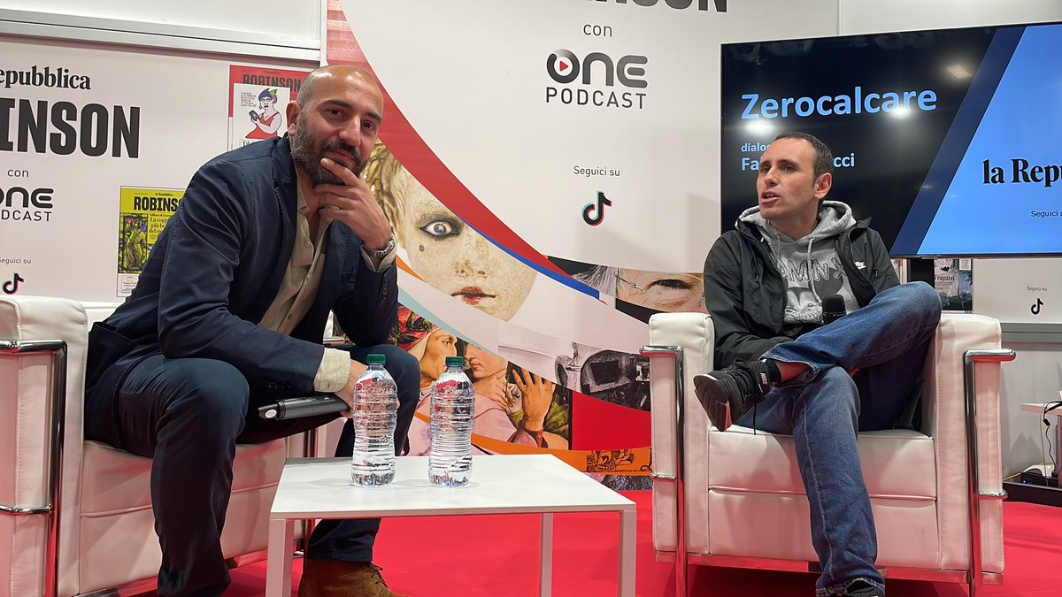 Ad #ArenaRobinson l’incontro tra <a href="/zerocalcare/">zerocalcare</a> e <a href="/fabiotonacci/">fabio tonacci</a> 

#SalTo23 <a href="/SalonedelLibro/">Salone Libro Torino</a>