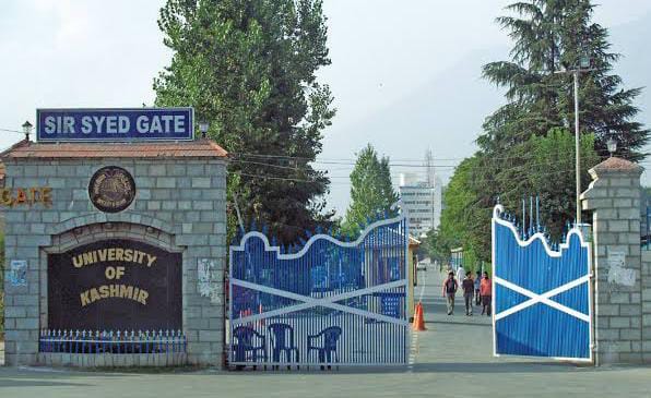 RisingKashmir's tweet image. #KashmirUniversity issues updated PG #EntranceTest date-sheet, all details available on Varsity website

 risingkashmir.com/ku-issues-upda…