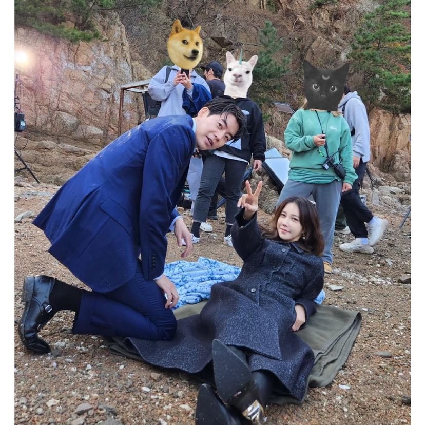 지아 인스타!!!!!!🤍

📎 instagram.com/p/CsbDBUgpFdc/…