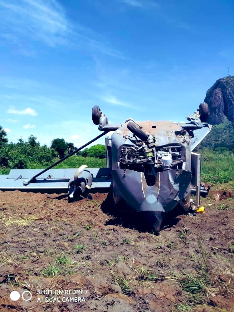 jas_judes's tweet photo. Another plan crash skyvan aircraft crash landed near kalongo runway in Agago district, Northern part of Uganda #CrashLandingOnYou #skyvan aircraft #Agagodistrict https://t.co/ErttJcfIIn