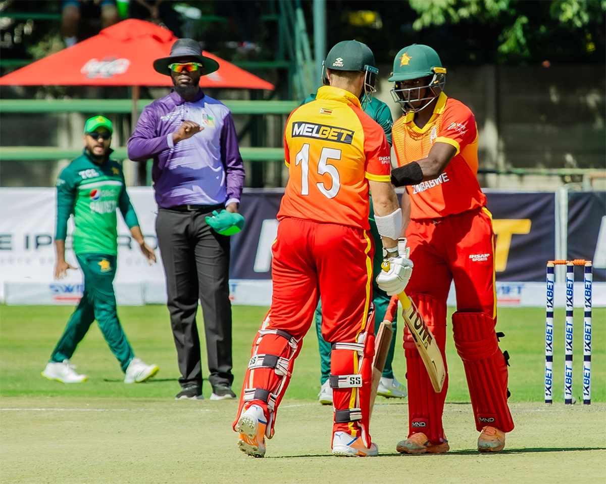 ZimCricketv's tweet photo. #2ndOneDayer - Zimbabwe Select bowled out for 2β£3β£6β£ in 38.5 overs
(Muzarabani 50*, Burl 47, Madande 43; Jamal 5/75, Dahani 2/36, Hamza 1/30)
Live streaming π https://t.co/19vg7Y7UrK
#ShaheensInZim https://t.co/Ptwieg9Ocf