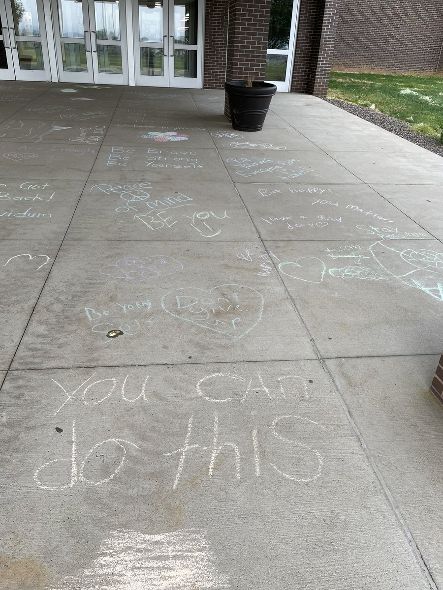 Extra special walk into the building at ELCO MS. Thank you to the Aevidum Club for their “Chalk the Walk,” project for Mental Health Awareness week! #ELCOexcellence @elcosd @ELCOSupt @ELCO_MS_Raiders
