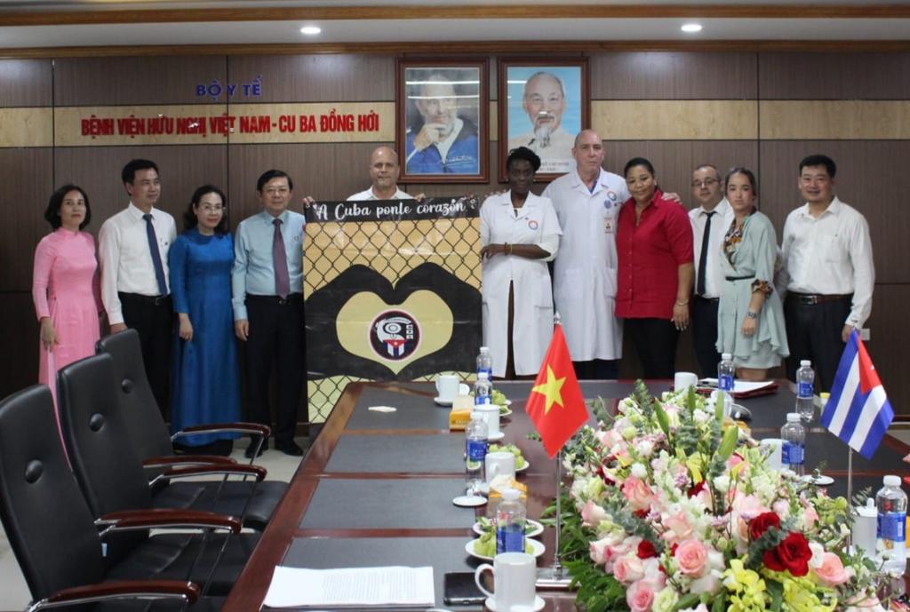 GHNordelo5's tweet photo. En el 133 aniversario del natalicio de Ho Chi Minh, visitamos el  hospital Amistad #Cuba #Vietnam, de Quang Binh, donado por nuestro pueblo, construido por manos cubanas, y donde aún laboran algunos médicos de la isla. #CDRCuba #SomosDelBarrio https://t.co/Ocz0lKdTaM