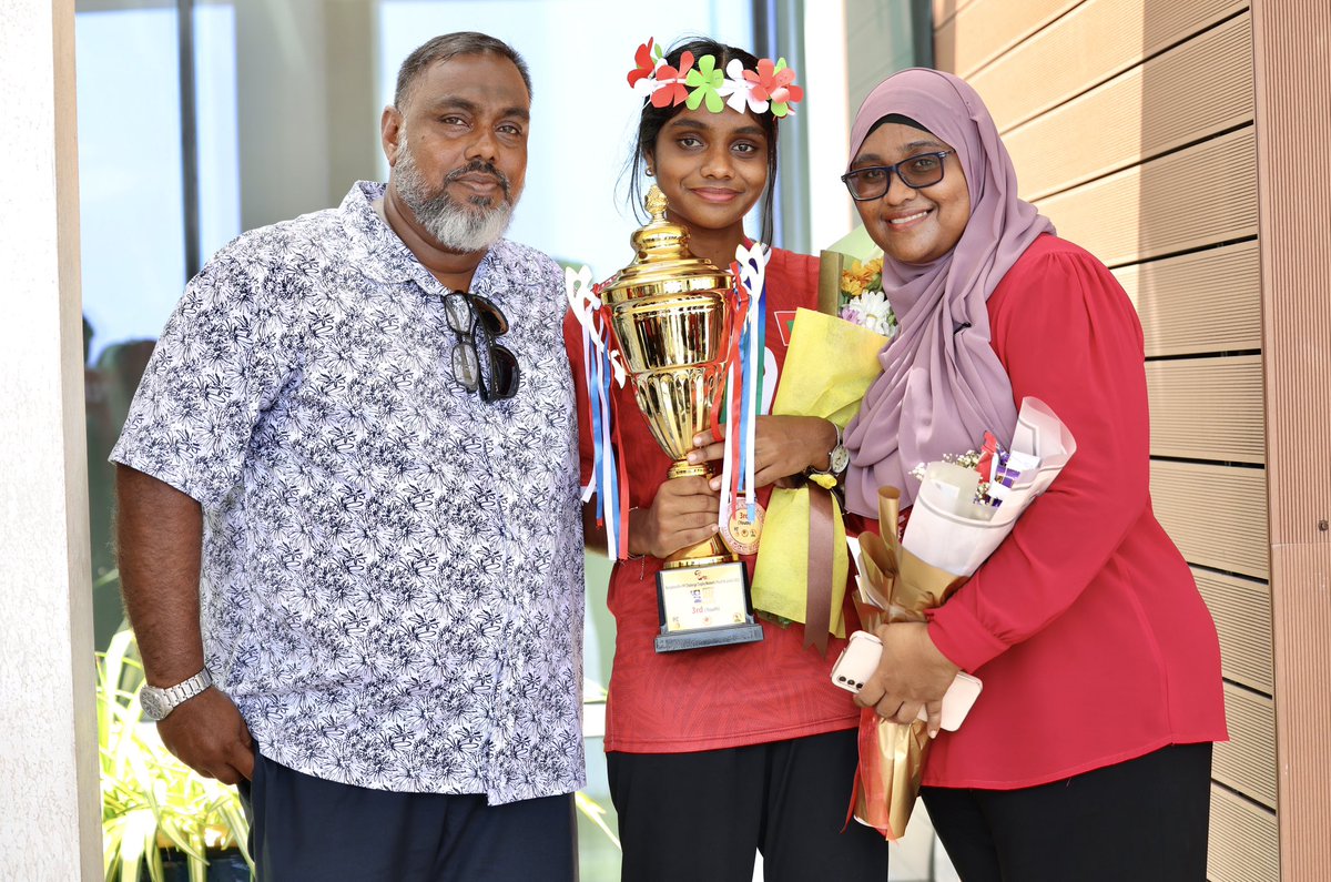 MoYSF_mv's tweet photo. Both teams won the bronze medal 🥉 from the tournament and it was the first international medal in the history of handball. https://t.co/Hxr7uiaLwA