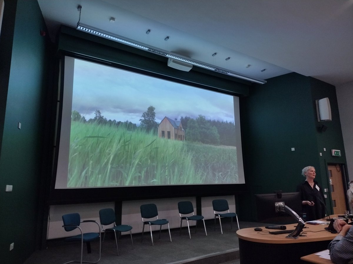 Architects spend a lot of time talking about dead wood, not live wood. Great talk on the role of architects in safeguarding trees by Kirsty Maguire from <a href="/PassivhausArch/">Kirsty Maguire</a> <a href="/csgreennetwork/">Central Scotland Green Network</a> <a href="/GreenActionT/">Green Action Trust</a> @TDAG_TalkTree