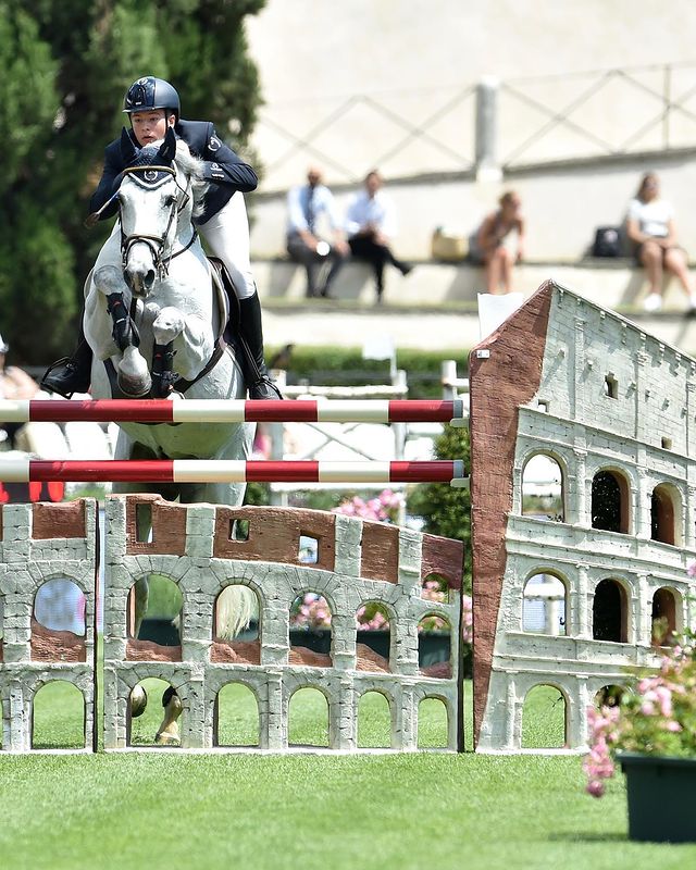 From May 25 to 28, the 2023 CSIO 90th edition will take place at #PiazzadiSiena in #Rome. #VillaBorghese is ready to welcome the world's best #horses and #riders. 

👉 turismoroma.it/en/events/dupl…
@Sportequestri @SporteSaluteSpA 
#pds2023 #VisitRome