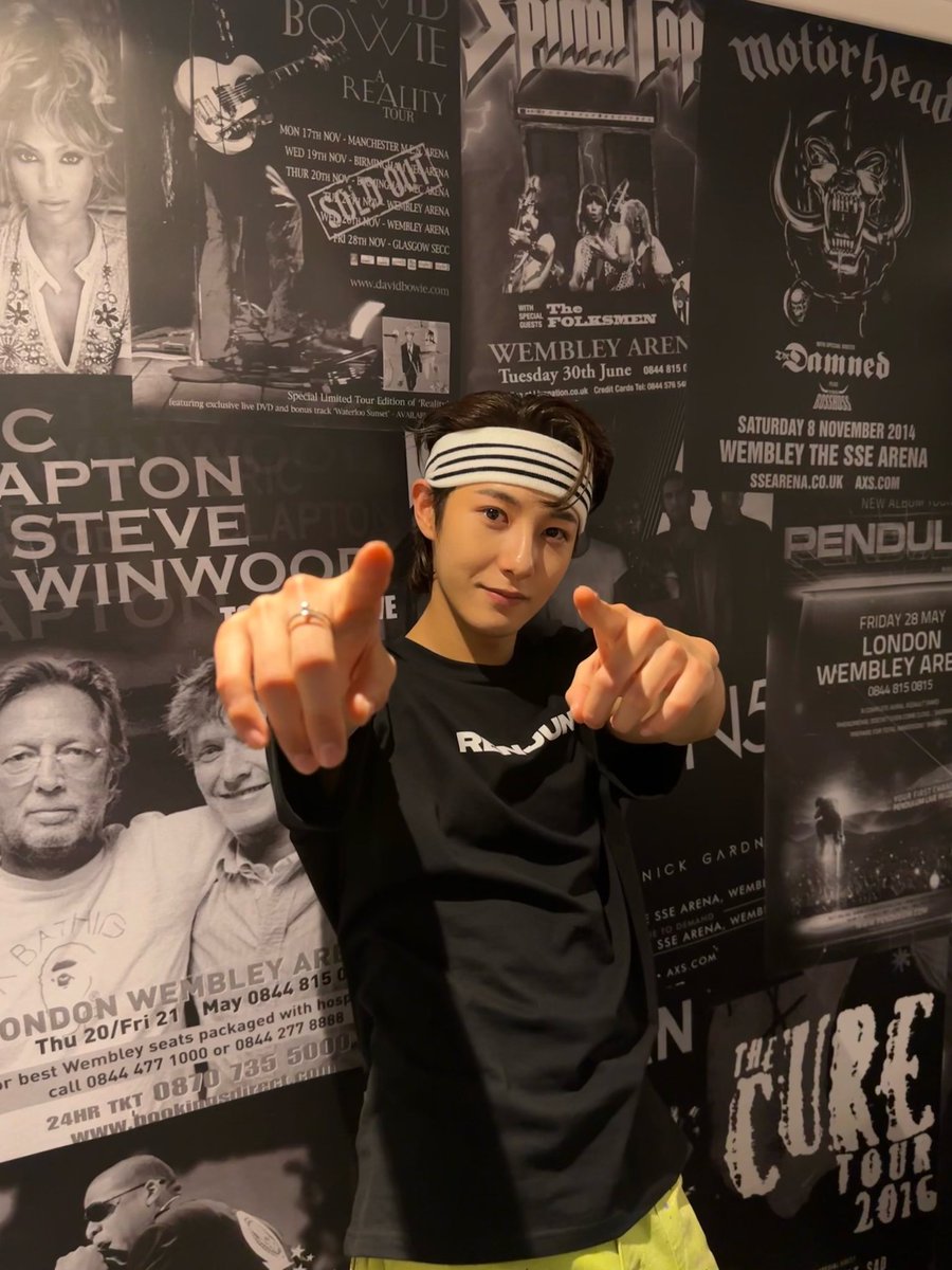 RJSHLOOK's tweet image. 🖤🤍