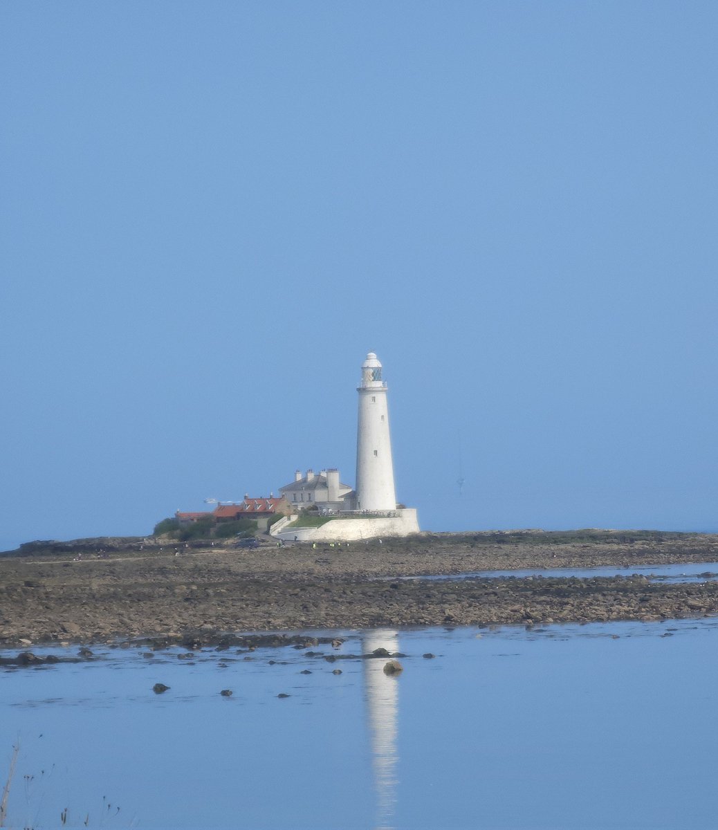 St Mary's lighthouse looking amazing #whitleybay #Stmarys #coastalwalks