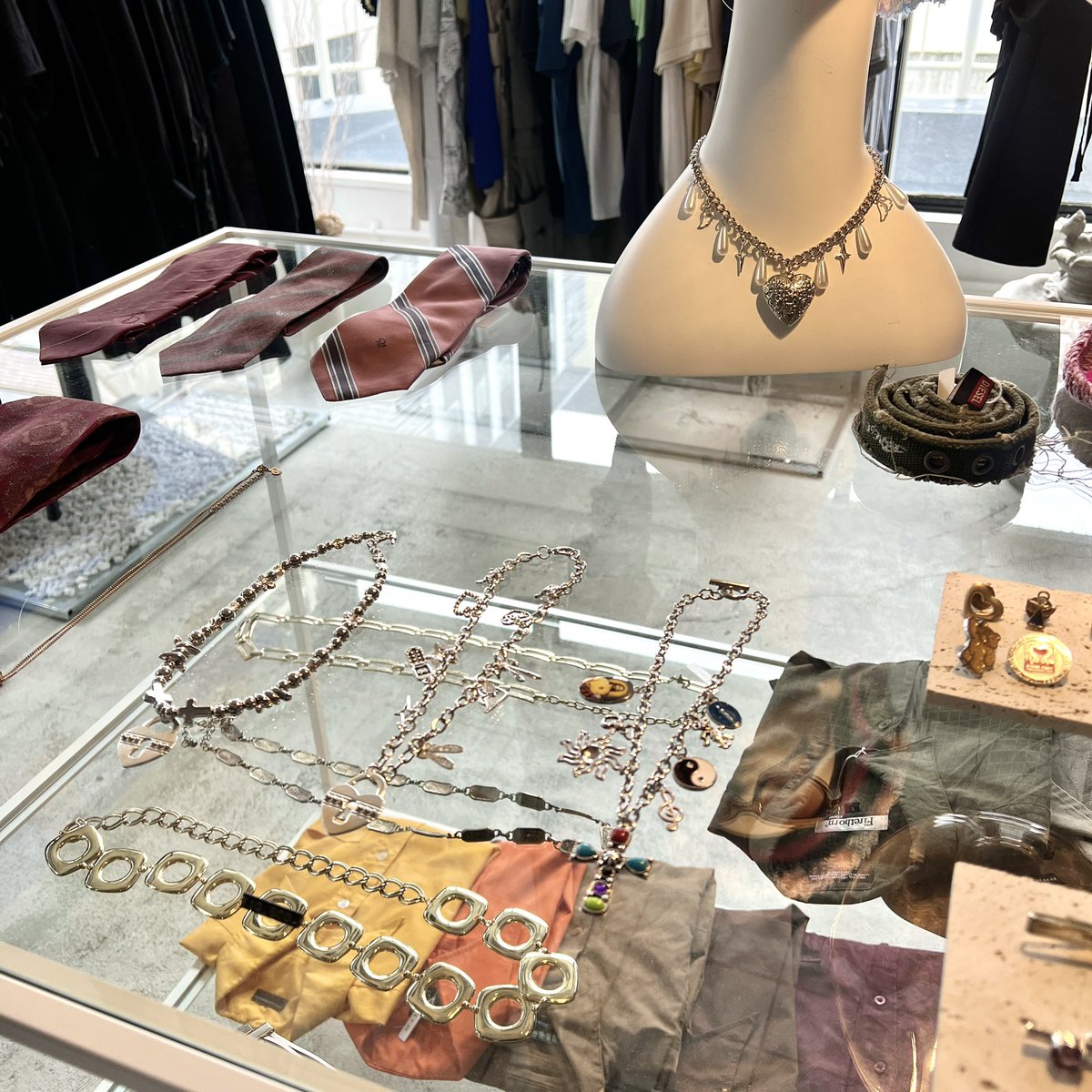 IRUSE second tweet media