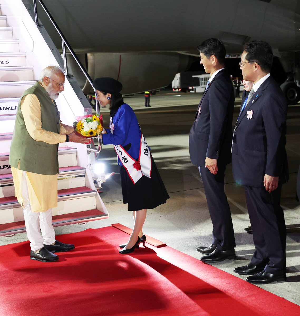 Narendra Modi tweet media