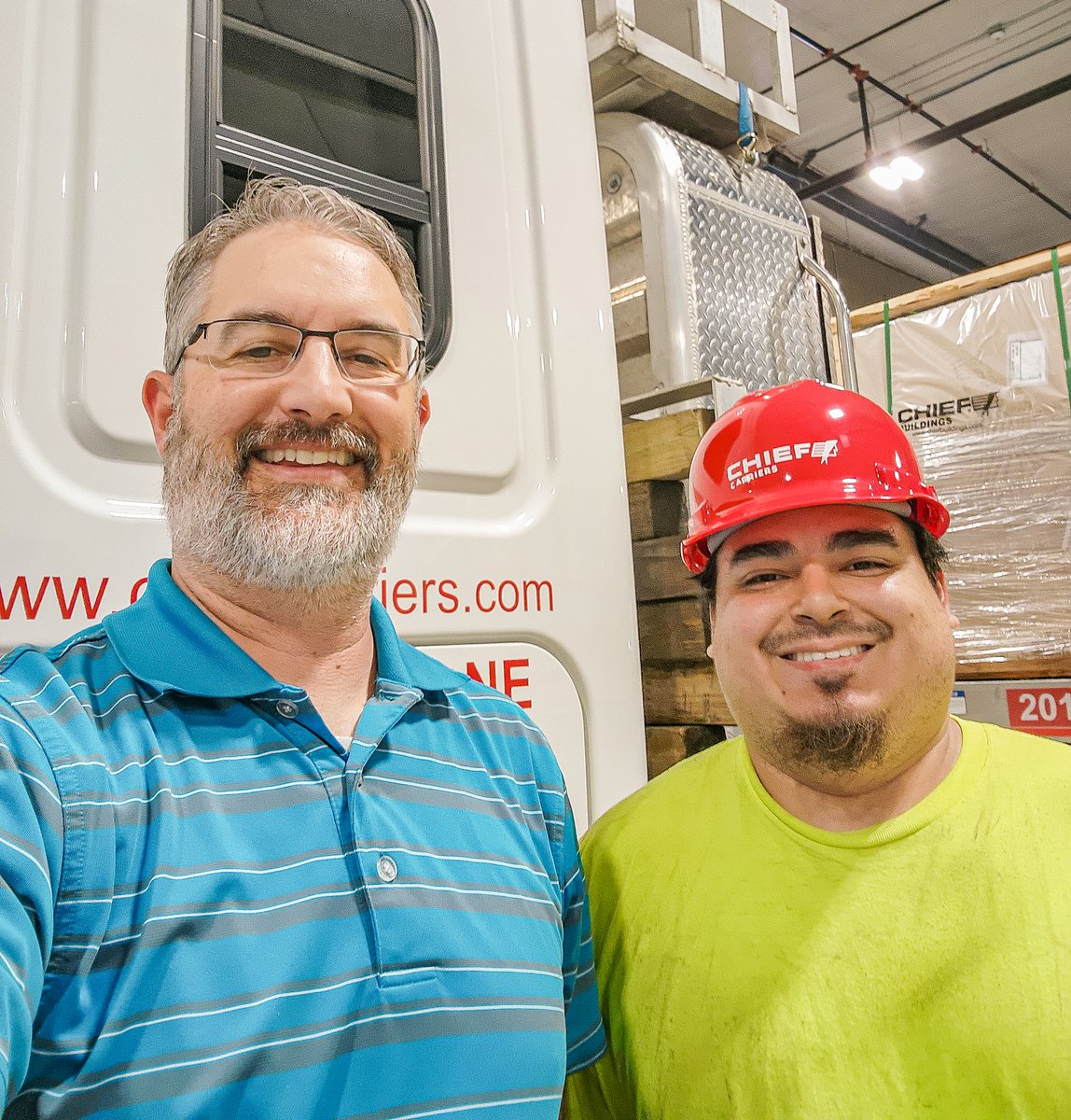 ChiefCarriers's tweet photo. We are proud to announce that Carlos, one of our exceptional OTR drivers, has received his Red Hat as part of our 360Safety Video Program!
Please join us in celebrating his commitment to safety on the road! π·
#SafetyFirst #OTRDriver #ChiefCarriers #LeadLikeChief https://t.co/LzzvfMqBmw