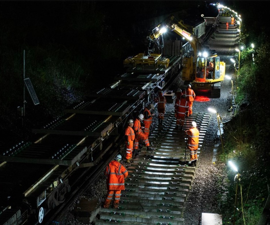NRPressOffice's tweet photo. 📢 We've published our 5-year, £44bn Strategic Business Plan, featuring:
🛤️ Improved reliability
🌧️ Climate change resilience 
⚡️ Investment in new tech
It will cover 2024-2029 (Control Period 7).
PR here: https://t.co/qlNVJkEsP9
Business plan here: https://t.co/3wRjIGkeUA https://t.co/aijspYWN5x