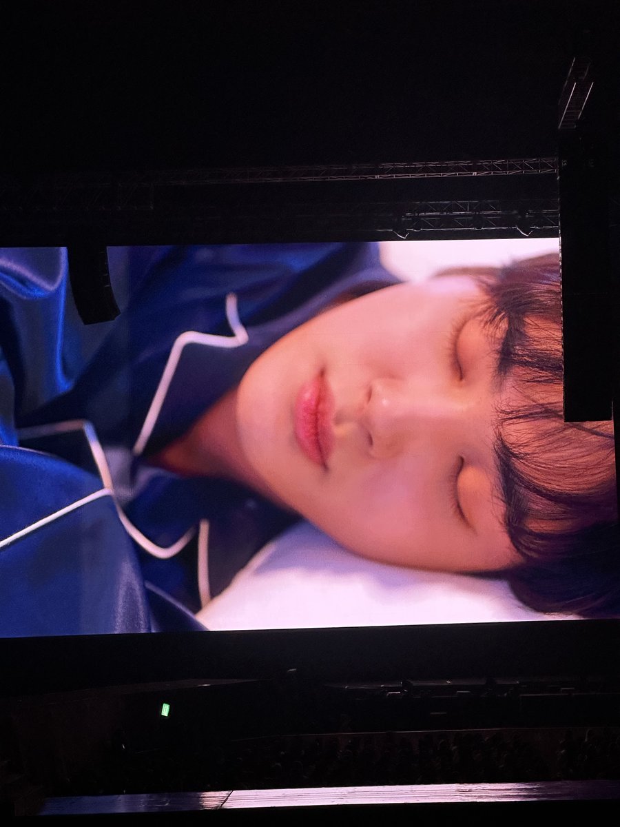 _스쿨_ tweet media