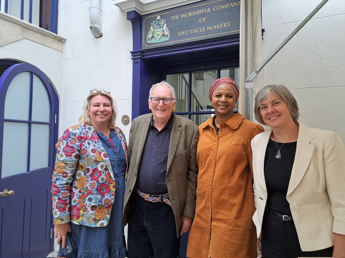 Great to meet @FatimaKyari & @ICEH_LSHTM re the #Glaucoma -NET toolkit & training our Charity is helping to fund, to help prevent blindness in Nigeria. An unexpected reunion for Fatima & Past Master John Shilling too & memories of past #ophthalmic training in Kaduna. #eye #health