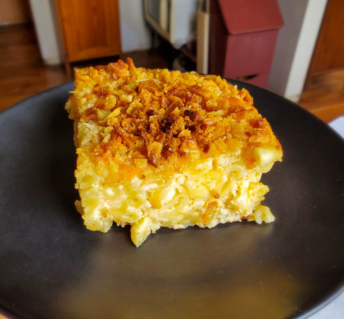 happyveg1986's tweet photo. https://t.co/hE9nheip4F

It doesn't get better than my 5 Chz Mac with Buttery White Cheddar Cracker Crust. So cheesy, so crispy on top, it's perfectsch.

#RecipeOfTheDay #macandcheese #recipes #vegetarian #goodeats #bakedmac #cheesy #Food #foodfriday #Foodie https://t.co/1ceWDp01IA