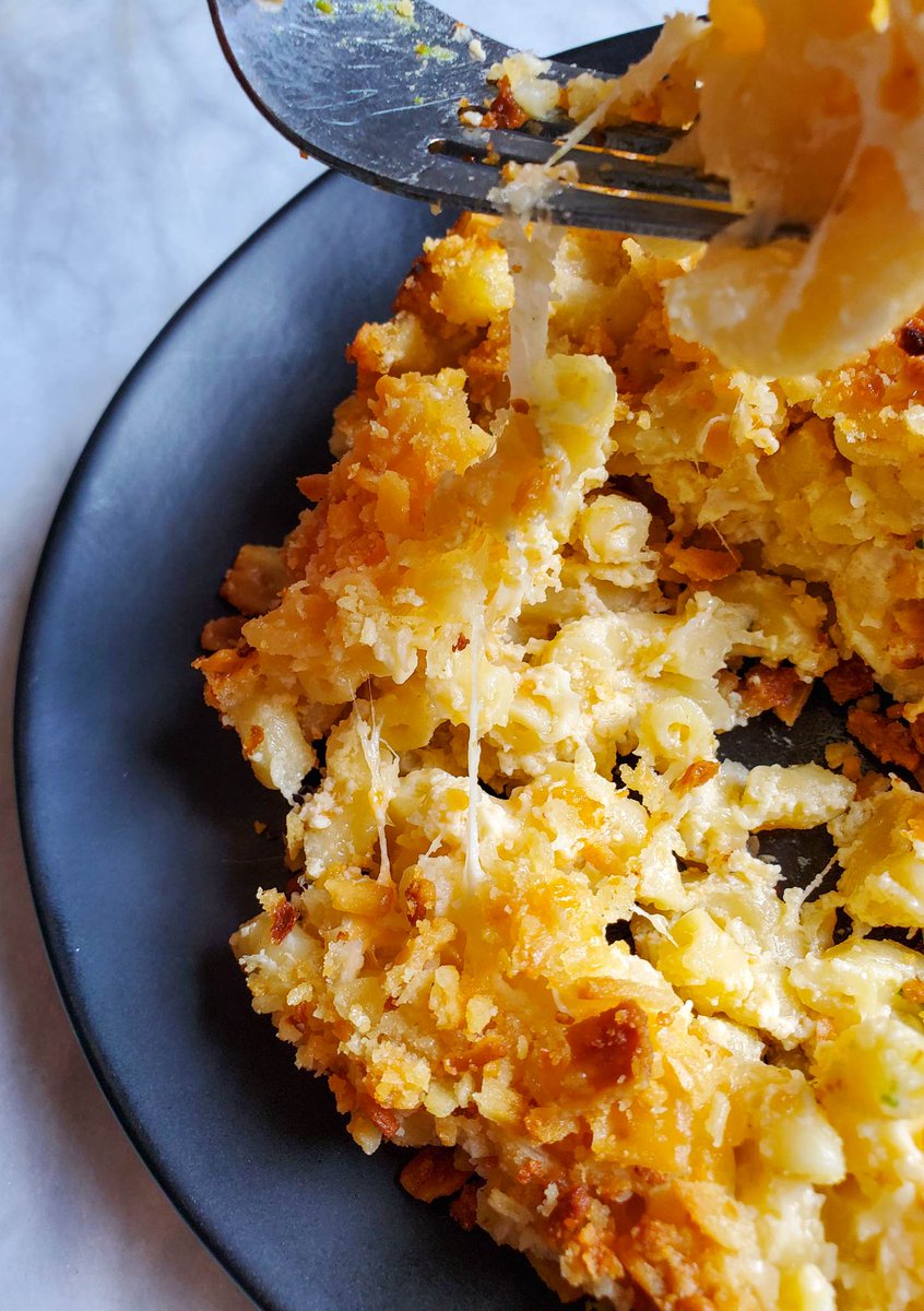 happyveg1986's tweet photo. https://t.co/hE9nheip4F

It doesn't get better than my 5 Chz Mac with Buttery White Cheddar Cracker Crust. So cheesy, so crispy on top, it's perfectsch.

#RecipeOfTheDay #macandcheese #recipes #vegetarian #goodeats #bakedmac #cheesy #Food #foodfriday #Foodie https://t.co/1ceWDp01IA