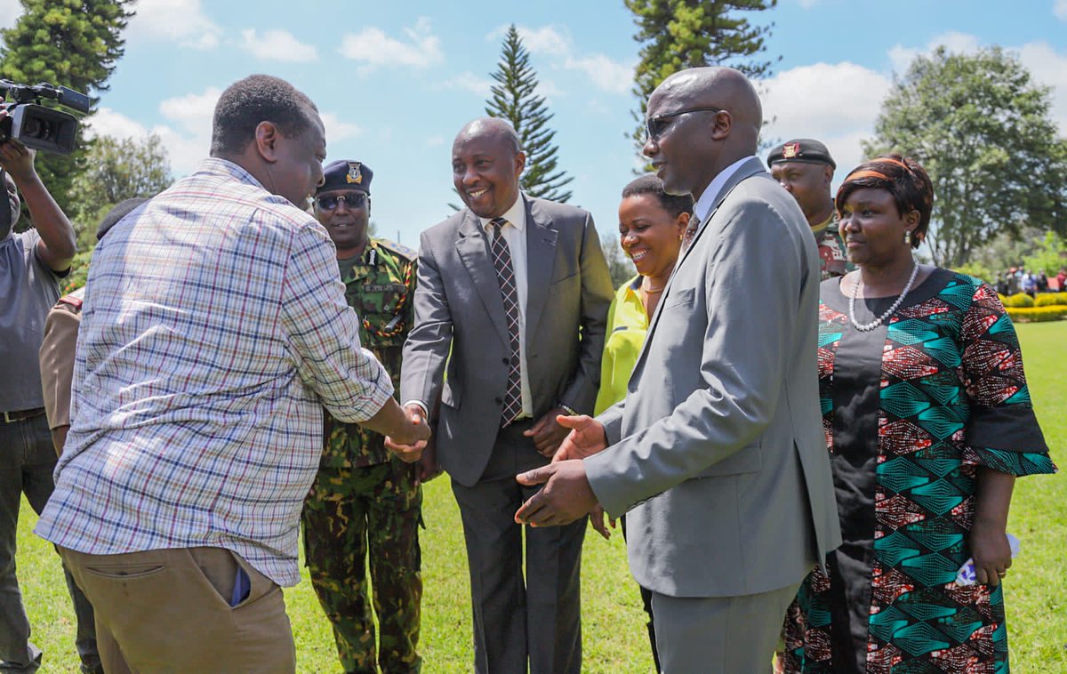Muthonikate1's tweet photo. The joy and excitement in these faces is undeniable and it will be greater years to come when they reap the fruits of their labor.This Tree planting Exercise is very important 
PS Rono
PCS Mudavadi
#OPCSTreePlanting https://t.co/mzWYY7JsAp