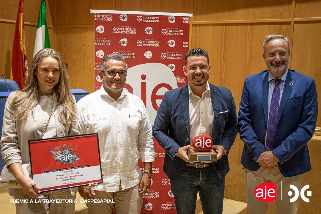 Desde el departamento de E-Sports de Gañafote, queremos 🎉felicitar a nuestro CEO <a href="/JoaquinRasco/">Joaquín Rasco</a>, por su último logro, el premio a la trayectoria empresarial <a href="/AjeHuelva/">AJE Huelva</a> y a todas las instituciones implicadas, así como a el equipo de
<a href="/OficialGanafote/">Gañafote</a> por hacer este sueño realidad.