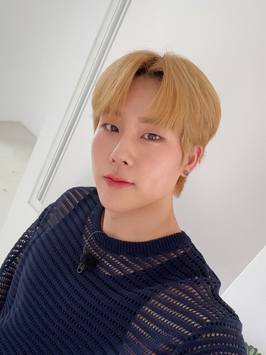OfficialMONSTAX's tweet photo. 할명수 너무 조았다아아아✨✨✨ 몬베베 많이 사랑해주기~~~  #주헌 https://t.co/GaQzC4cNX0