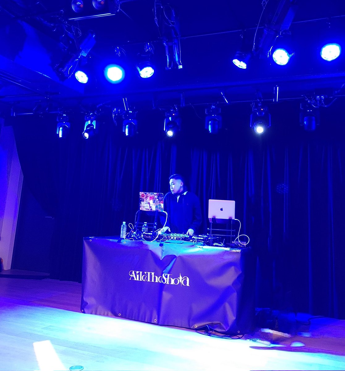 heechyan_happy's tweet photo. 次のよう!
#AileTheShota
#SIMSITY https://t.co/S1ZQIpK83n