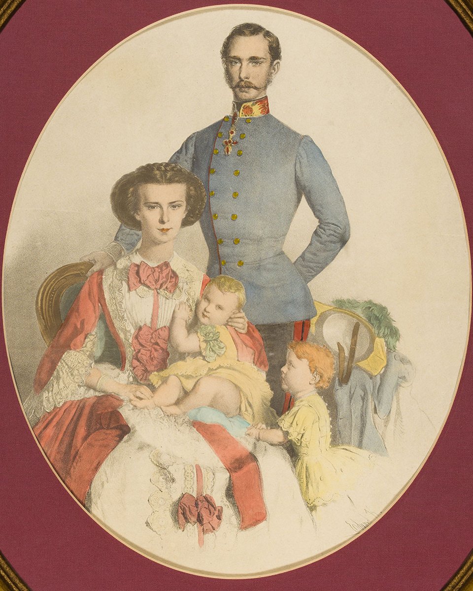 👨‍👩‍👧‍👦 #Sisi and #FranzJoseph had 4 #children together : Sophie Friederike (died early), Gisela, Rudolf & Marie Valerie. #Rudolf and Gisela grew up under the aegis of #Archduchess Sophie, as Sisi was regarded as too young to take charge of their #upbringing herself.

📸© SKB