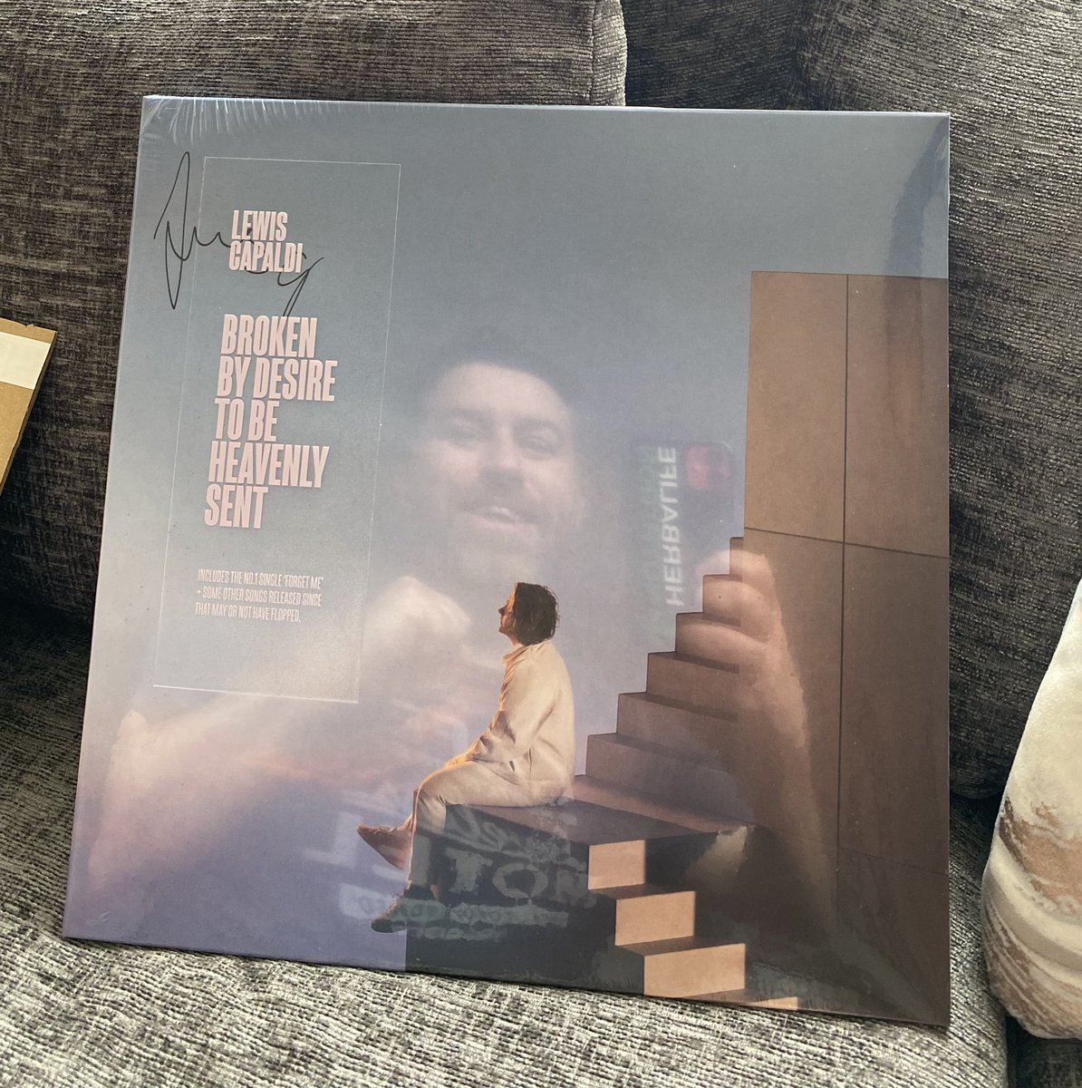 Thanks very much <a href="/LewisCapaldi/">Lewis Capaldi</a> 

Signed vinyl has arrived &amp; what a brilliant album, some crackers on there.
Love it, thanks buddy 🔥🔥🔥🔥

#NewMusicFriday #lewiscapaldi #album #buzzing