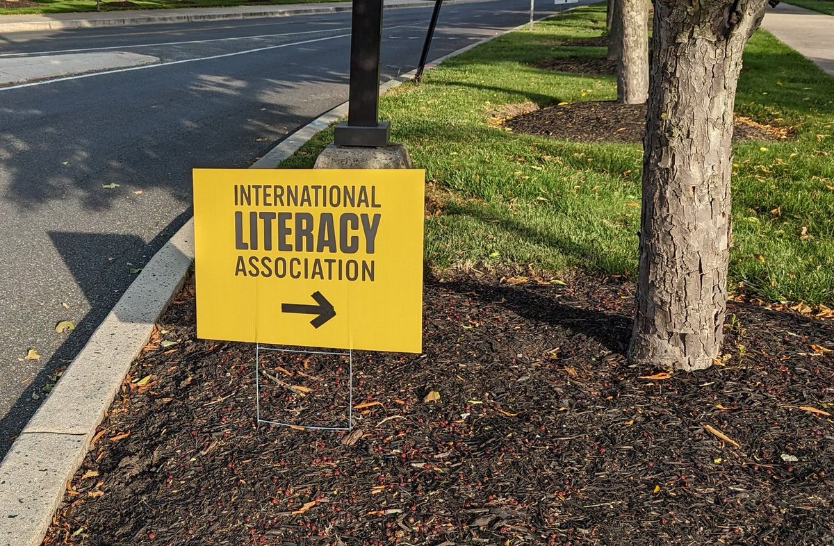 ILAToday's tweet photo. We are on site at @DelStateUniv and getting set up for our #DEIB event. If you come in Entrance 1, just follow the yellow signs.
If you come in Entrance 2, find Entrance 1.
#ILADEIB https://t.co/aKk4CMiJUy