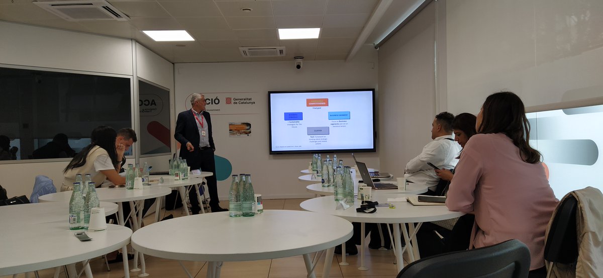 Catalonia_TI's tweet photo. 📸The #FacetofaceAcademy in Catalonia promoted by @catalonia_ti and @berytech ended yesterday in the framework of the @EuromedClusters
During 3 days professionals from #Morocco, #Algeria, #Tunisia, #Lebanon and #Egypt learned about the Catalan cluster ecosystem and its practices https://t.co/cvXKcXRV1H