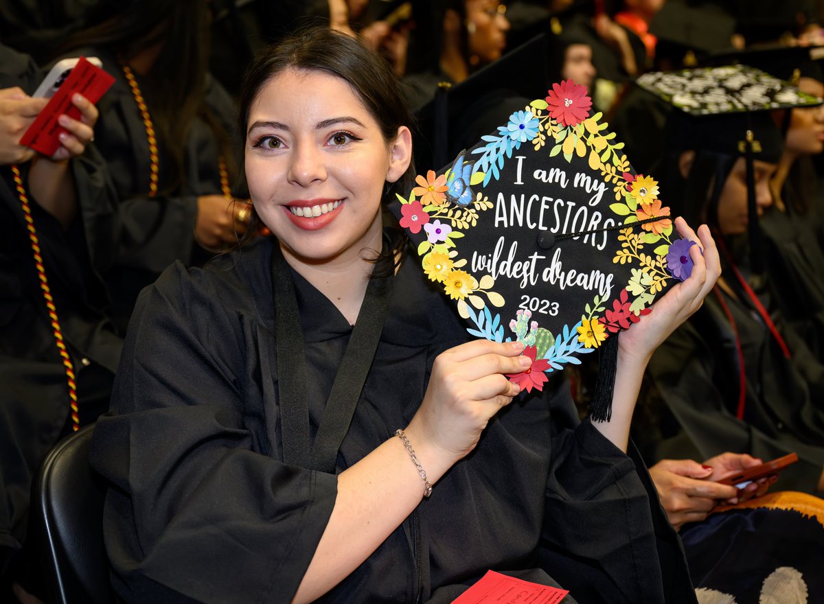 valenciacollege's tweet photo. #FlashbackFriday to some of our amazing #ValenciaGrad caps 🥹❤️🎓 https://t.co/xqPHb4xTZW