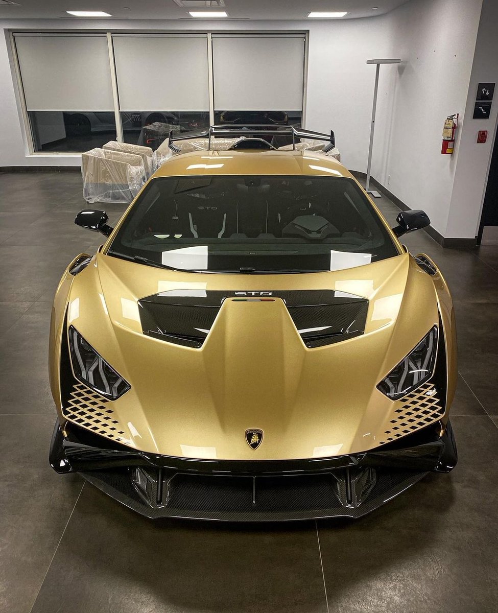 DailyLamboTM's tweet photo. Oro Elios Lamborghini Huracan
Super Trofeo Omologato S 🤑 https://t.co/60hLHMGvo3