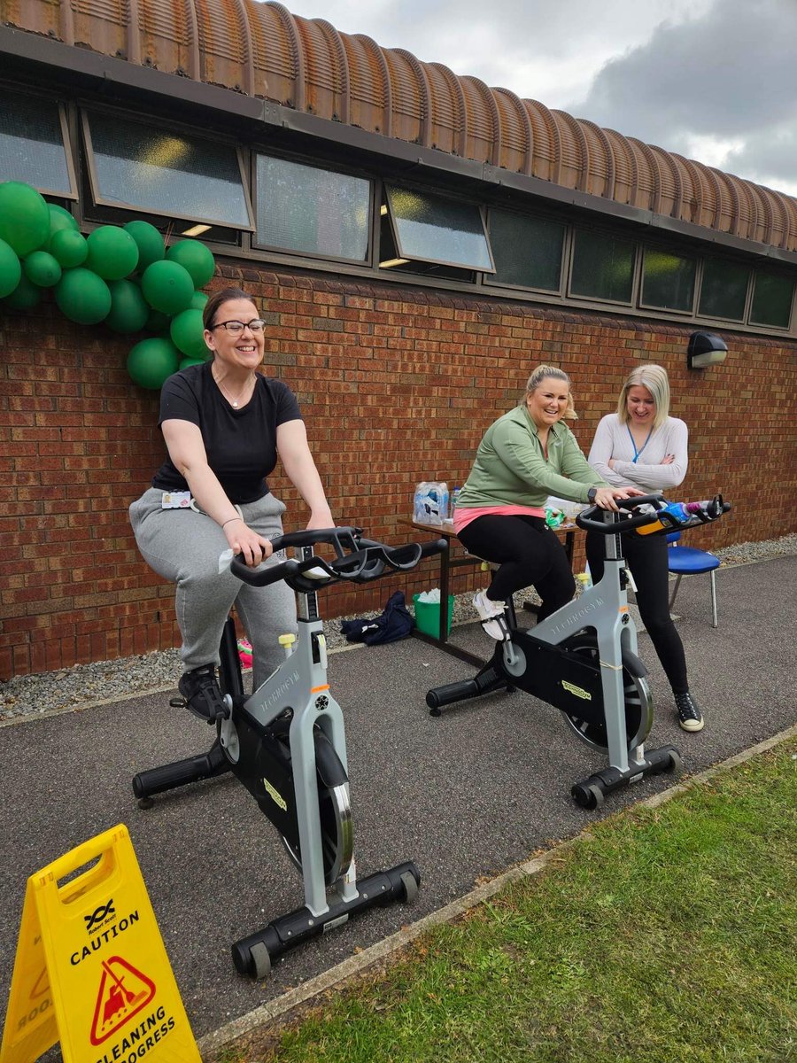bri66o's tweet photo. @SkanskaUKplc Team are cycling from @SFHFT to @LandsEnd for @mentalhealth today and they are bossing it. 🚴‍♀️🚴🚴‍♂️🚵‍♀️🚵🚵‍♂️ https://t.co/jBfG24z8e2
