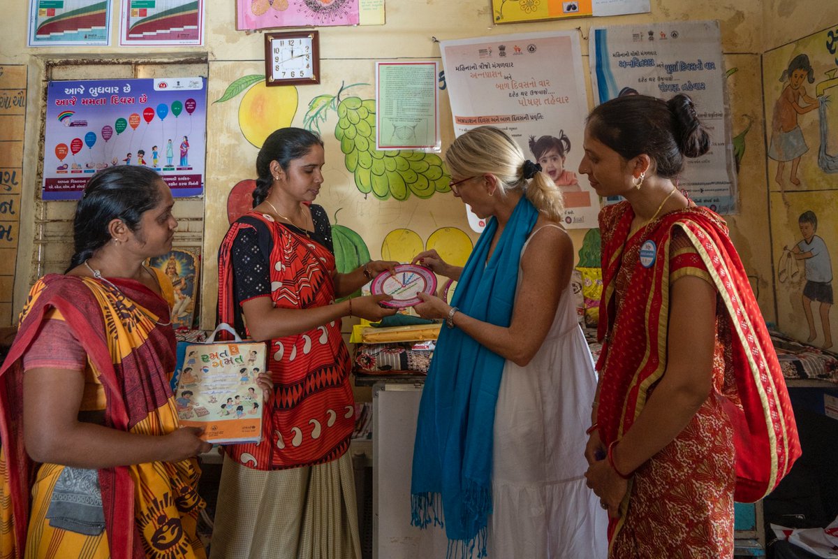 Today, I visited the Anganwadi Centre in Phulwadi Village, #Gujarat where I met frontline workers who are encouraging positive parenting practices during the first 1,000 days of their child’s birth.