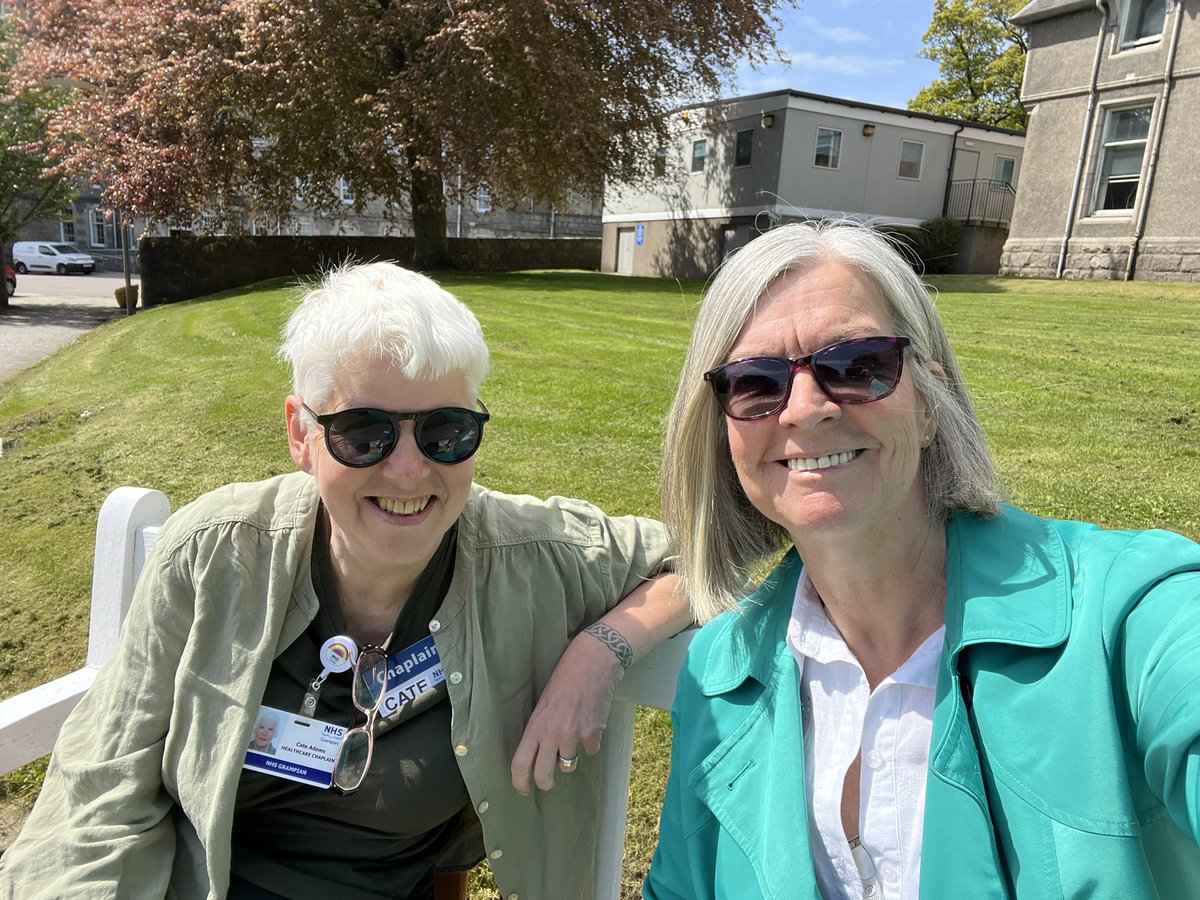Lunch in the sun at the end of a busy week 🥳🤩 #takeabreak #freshair