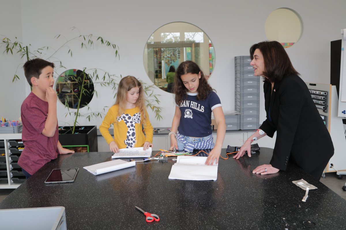 AIS Vienna tweet media