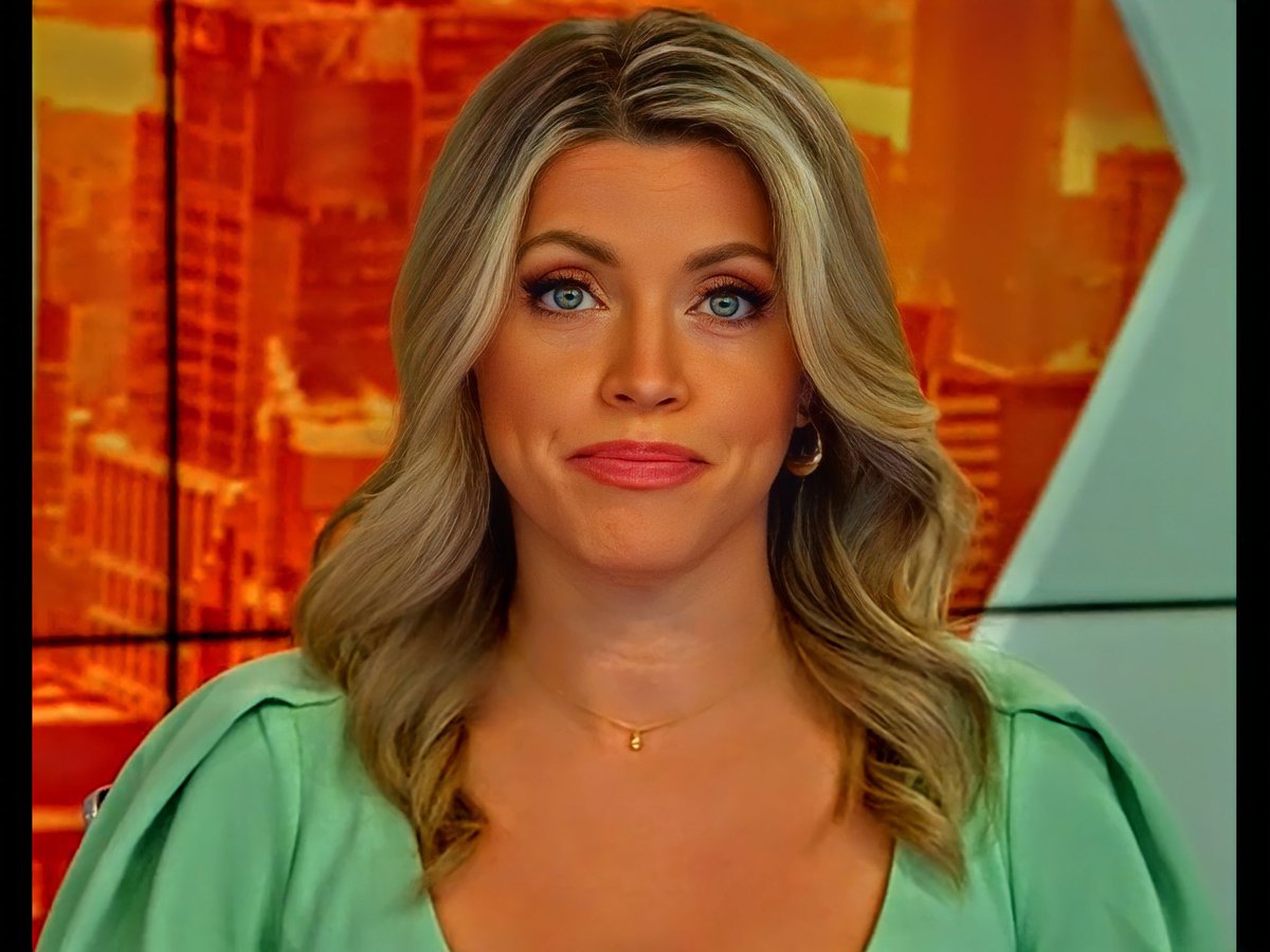 JohnMaring2's tweet photo. ๐คฉ, @NatDuddridgeTV ! You ๐ Very Comfortable, ๐ฅฐ & Sexy In That @RenttheRunway ๐ ๐ Youโre Wearing Live On CBS2 ๐ฐ This ๐
! ๐๐๐ Have A ๐ Weekend, Please Stay Safe & As Always, Go, J-E-T-S!!! ๐๐ค #NatDuddridgeTV #WomanInGreen ๐ #TakeFlight #FillInNatalie #TGIF https://t.co/roBe8YE16d