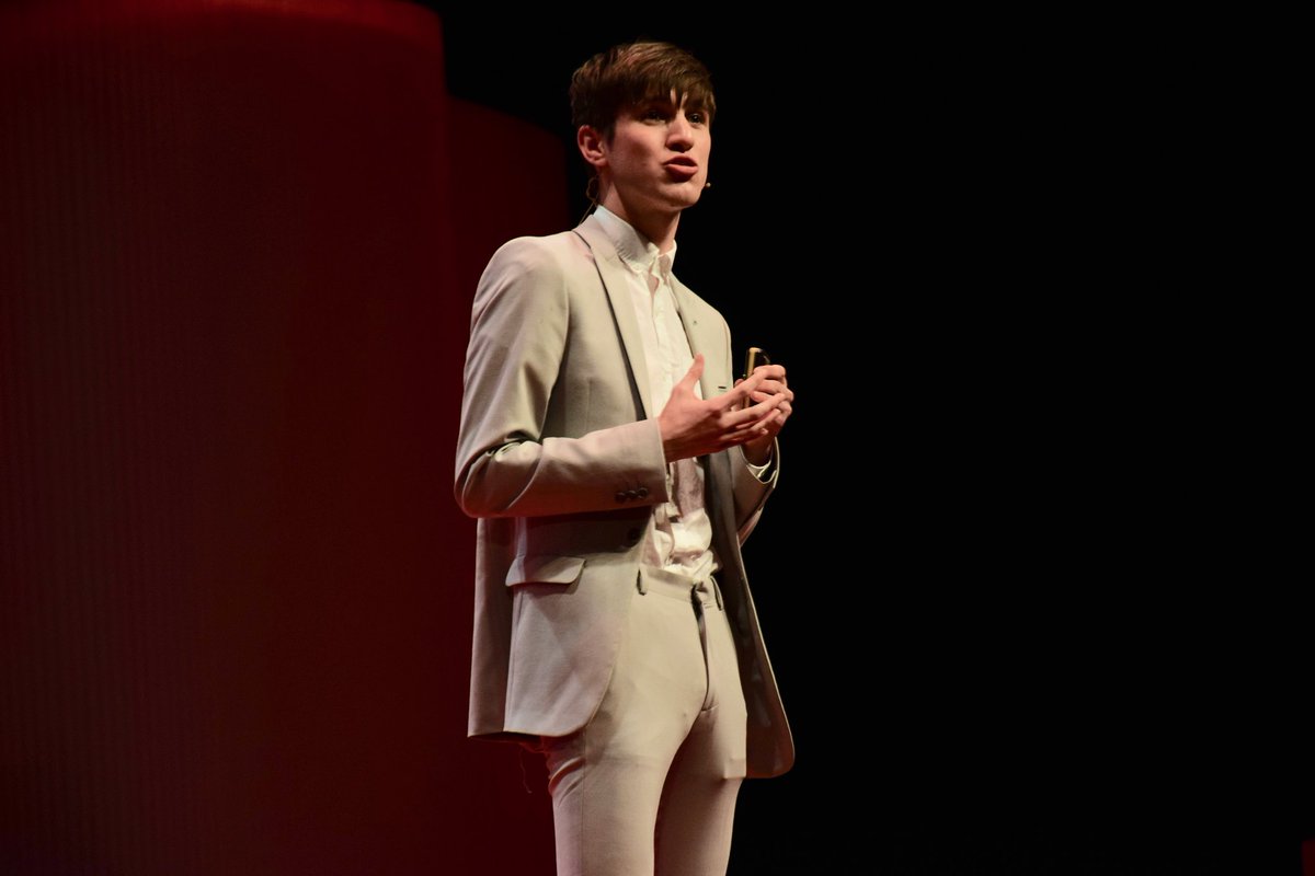 Throwback as part of #MentalHealthAwarenessWeek2023 to "Blackout: childhood trauma survival" by Reece Hayes a Young Ambassador for @PrincesTrust , showcasing resilience and transformation.

Watch the talk and browse more thought-provoking content:
youtube.com/watch?v=wGVZ_j…