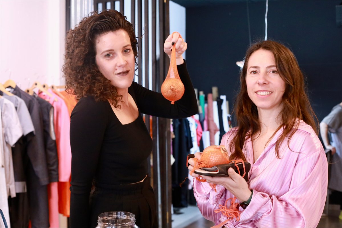 Entrevistamos Bárbara León, creadora de la marca Re_, y Mariola Marcet, creadora de <a href="/Upcyclicknet/">Upcyclick®️</a>, para conocer Re_click, una colaboración en la que armonizar la moda sostenible con las tendencias

📝 <a href="/diegogglezz/">Diego González</a> y <a href="/paaula_her/">Paula Hernández</a> 
➡️ bit.ly/3ImjuLe
#⃣ #SomosCEU